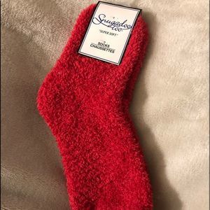 NWT Red Snugadoo Too Socks